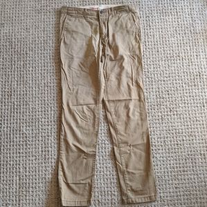 Gap lived in skinny 32x34